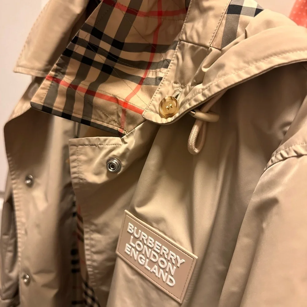 Burberry London trench coat, raincoat/fall type. - Picture 4 of 5